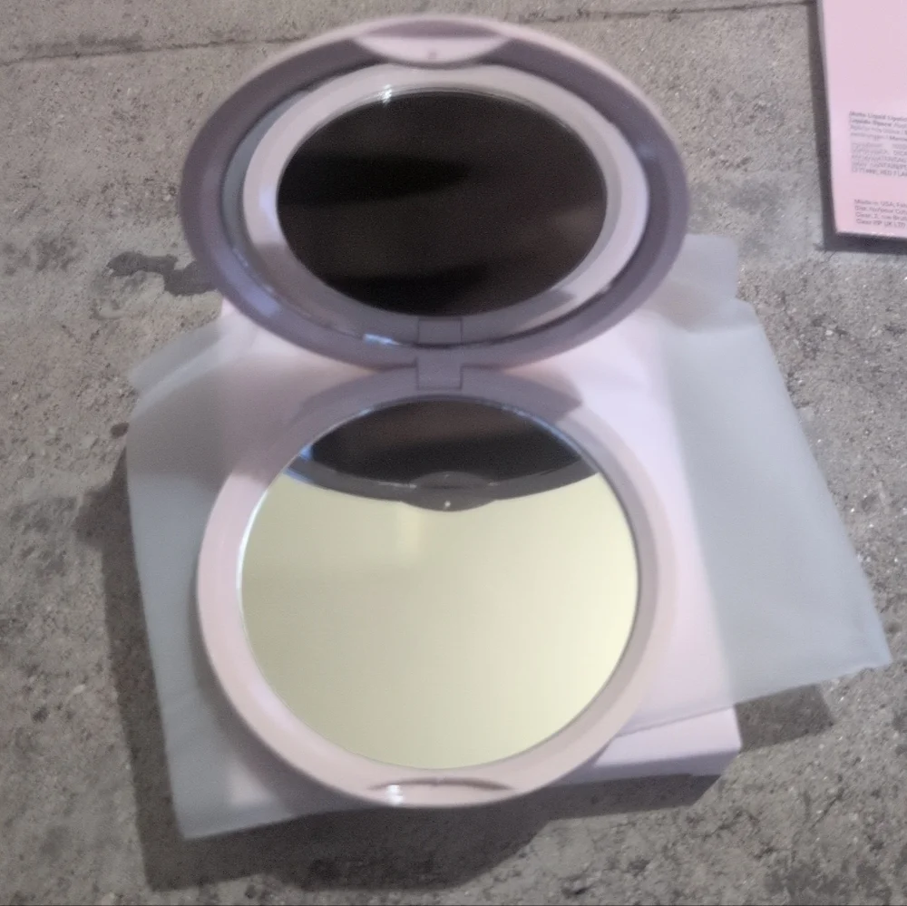 Kylie Cosmetics Soft Pink Setting Powder Compact Mirror